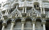 Pisa - Itálie, Toskánsko, Pisa, baptisterium, detaily vnější výzdoby