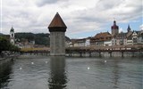Švýcarsko, železniční dobrodružství 2022 - Švýcarsko - Lucern - původní levá část kapličkového mostu