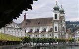 Švýcarské železnice a Rhétská dráha UNESCO 2023 - Švýcarsko - Lucern, jezuitský kostel, post. 1666-1680, nejstarší barokní kostel ve Švýcarsku