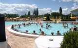 Mikulov a Lednice, kraj zámků a víno Moravy 2022 - Termální lázně Laa - venkovní bazény s vodou 34-36 stupňů