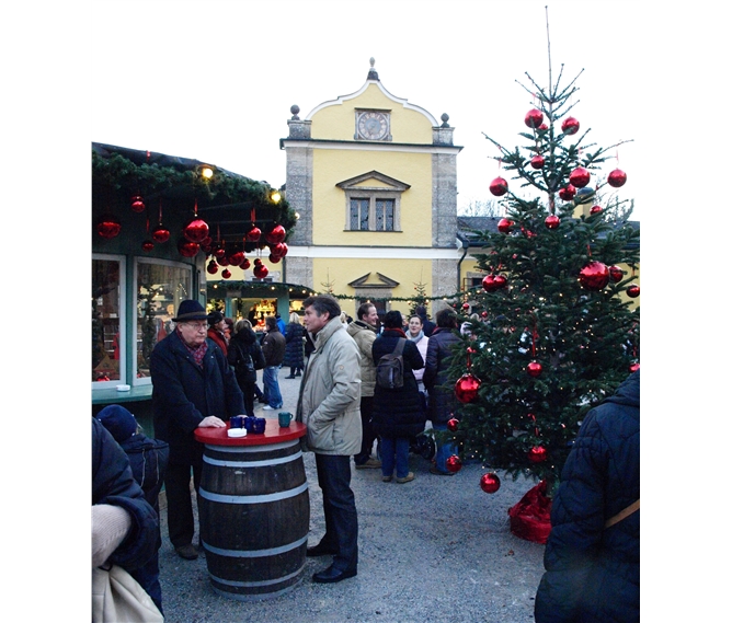 Advent v Salcburku a u jezera Wolfgangsee - Rakousko - Hellbrunn, je libo svařák.