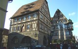 Advent ve středověkých městech Německa a zdobené kašny 2021 - Německo - Rothenburg, hrázděné domy