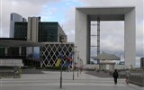 Eurovíkendy - Velkoměsta - Francie - Paříž - moderní architektura La Défense, vpravo La Grande Arche