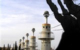 Eurovíkendy - Velkoměsta - Španělsko - Barcelona -  Parc Industrial, otevřen 1986, futuristické rozhledny.