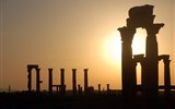 Sýrie,  po stopách křesťanských památek - Sýrie - Palmyra a západ slunce v poušti
