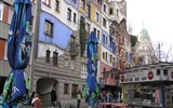 Vídeň a Schönbrunn, koncert filharmonie a výstava Munch 2022 - Rakousko - Vídeň - Hundertwasserhaus, 1983-85, autor Friedensreich Hundertwasser, původním jménem Stowasser (český vliv jasný)