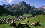 Národní parky a zahrady - Rakousko - Rakousko - Lech am Arlberg - uprostřed hor a pastvin