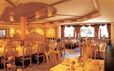 Lyžování v Arabbě, prosinec - Itálie - Arabba - hotel Pordoi, restaurace