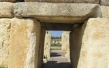 Malta, srdce Středomoří 2021 - Malta - Hagar Quim, megalitický chrám asi z let 2400 - 2000 př.n.l.