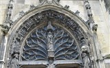 Burgundsko, Champagne, příroda, víno a katedrály 2023 - Francie - Burgundsko - Remeš, bazilika St.Rémy, hlavní vchod, tympanon