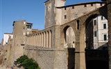 Pitigliano - Itálie - Lazio - Pitigliano, středověký akvadukt