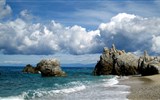 Kalábrie a Apulie, toulky jižní Itálií s koupáním 2021 - Itálie - Kalábrie - překrásné pobřeží u Capo Spulico
