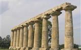 Kalábrie a Apulie, toulky jižní Itálií s koupáním 2022 - Itálie - Metaponto - ruiny řeckého chrámu Tavole Palatine, zasvěcenému Héře, 570 př.n.l, dorský