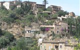 Mallorca, zelený ostrov Středomoří s turistikou 2022 - Španělsko - Mallorca - typické městečko ve vnitrozemí
