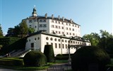 Ambras - Rakousko - Tyrolsko - Ambras, Horní zámek, vlastně původní středověký hrad s renesančními přístavbami a úpravami