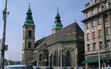 Adventní zájezdy - Budapešť a okolí - Maďarsko - Budapešť - Belvárošský farní kostel, nejstarší ve městě, zal. kol r. 1000, ve 14.stol přest., 1723 zbarokizován