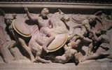 Zájezdy za uměním, výstavy a architektura - Turecko - Istanbul - Archeologické muzeum, tzv.Alexandrův sarkofág, sochy měly původně kovové zbraně