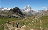 Švýcarskem za bernardýny, nejvyšší horou a ledovcem 2022 - Švýcarsko - před námi Matterhorn