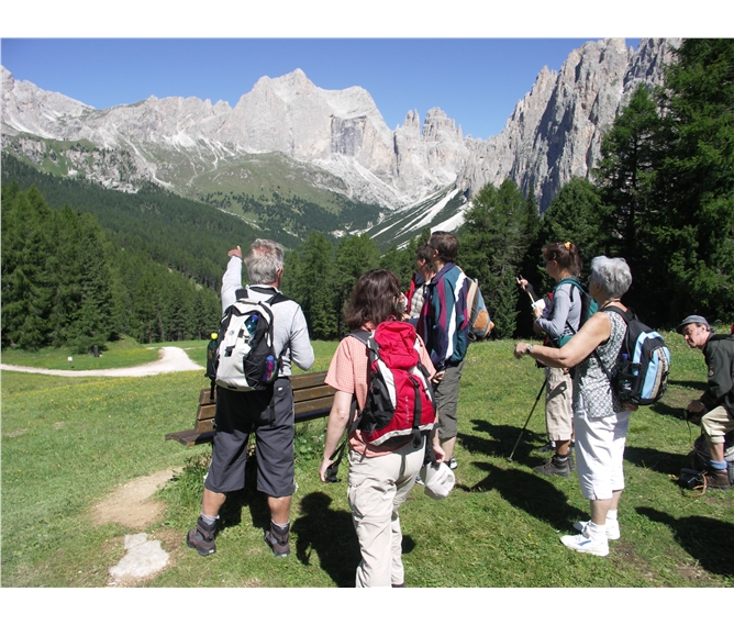Jezero Misurina a Lago di Garda s vrcholy Dolomit - Itálie - Marmolada
