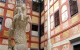 Okolo Neziderského jezera - Rakousko - Forchtenstein - nádvoří hradu s freskami
