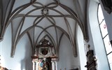 Barevný víkend v Salcbursku, Berchtesgaden a Orlí hnízdo 2022 - Rakousko - Hohensalzburg, Festungkirche St.Georg, oltář z let 1776-86