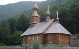 Krásy Zakarpatské Rusi 2021 - Ukrajina - Podkarpatská Rus - dřevěné kostelíky jsou zde dosud běžné