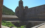 Languedoc a Roussillon, země moře, hor a katarských hradů - Francie - Languedoc - opatství Fontroide