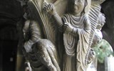 Arles - Francie - Provence - Arles, kostel sv.Trofima, křížová románsko-gotická chodba, hlavice sloupů klášterního rajského dvora