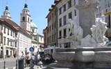 Lublaň - Slovinsko - Julské Alpy - Lublaň, Fontána tří řek, inspirace Berniniho Fontánou 4 řek na Piazza Navona v Římě
