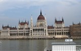 maďarský parlament - Maďarsko - Budapešt - budova parlamentu je největší stavbou v zemi, 268 m dlouhá a 123 m široká