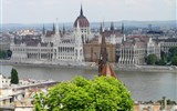 maďarský parlament - Maďarsjko - Budapešt - novogotická budova parlamentu, 691 místností, 29 schodišť, díky rozloze téměř neustále v rekonstrukci
