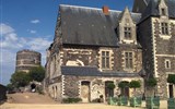Angers - Francie - zámky na Loiře - Angers, budovy hradu ze začátku 13.století