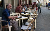 Tours - Francie - zámky na Loiře - Tours, staré centrum v okolí Place Plumerau, plné kavárniček  Foto:Janata