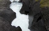 Jotunheimen - Norsko - Jotunheimen - voda se prorvala tvrdou horninou a bouří