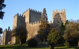 Guimaraes - Portugalsko - Guimaraes - hrad, první sídlo portugalského krále, 1139-1200
