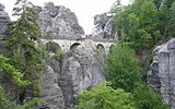 Sasko - Německo - NP Saské Švýcarsko - Bastei, most z roku  1851 s výhledy