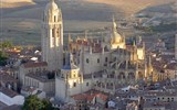 Královský Madrid, Toledo, perly Kastilie a poklady UNESCO na jaře 2023 - Španělsko - Kastilie a León - Segovia, pozdně gotická katedrála, 1525-1678
