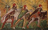 Ravenna - Itálie - Ravenna - bazilika Sant´Apolllinare Nuovo, mozaika tří králů