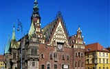 Slezsko - Polsko - Wroclav - radnice, gotická z let 1470-1510 s  jižním průčelím s kamennou výzdobou novogotickou z r.1871