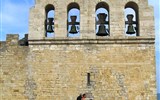 Pohodová levandulová Provence i za gastronomií a vínem 2023 - Francie - Provence - Ste Marie de la Mer, kostel s procházkou po střeše