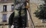 Périgord - Francie - Gaskoňsko - Bergerac, socha Cyrana z Bergeracu, který však s městem neměl nic společného