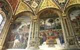 Pěšky po kraji Toskánsko a údolí UNESCO Val d'Orcia 2023 - Itálie - Toskánsko - Siena, Picolominiho knihovna u katedrály, malby Pinturicchio, 1502-3