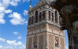 Sevilla - Španělsko - Sevilla - Giralda, původně minaret mešity, dnes věž katedrály, 105 m vysoká