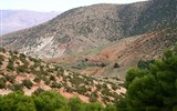 Maroko, země tisíce barev a vůní 2023 - Maroko - pohoří Atlas, jen tam kde je voda objevíme zeleň