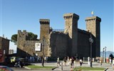 Lazio a jižní Toskánsko, kraj Etrusků, překrásných zahrad, květinových slavností, románských katedrál a vína - Itálie - Lazio - Bolsena, Rocca della Monaldeschi Cervara, první zmínka 1156