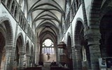 Salins-les-Bains - Francie - Franche-Comté - Salins les Bains, Saint Anatoile, interiér kostela ve stylu burgundské gotiky