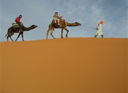 Maroko - písek a velbloudi patří z obvyklé představě této země