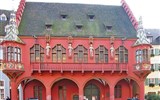 Putování v kraji Schwarzwald, Alsasko a Vogézy - Německo - Freiburg im Breisgau - historická tržnice - 1520-32.