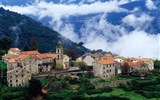 Korsika - ostrov krásy - Francie - Korsika - Alta Roca, členité pohoří v jižní části ostrova s malebnými městečky a divokou přírodou