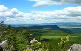 Národní park Stolové hory - Polsko - NP Gory Stolowe - pohled na Broumovské stěny v ČR